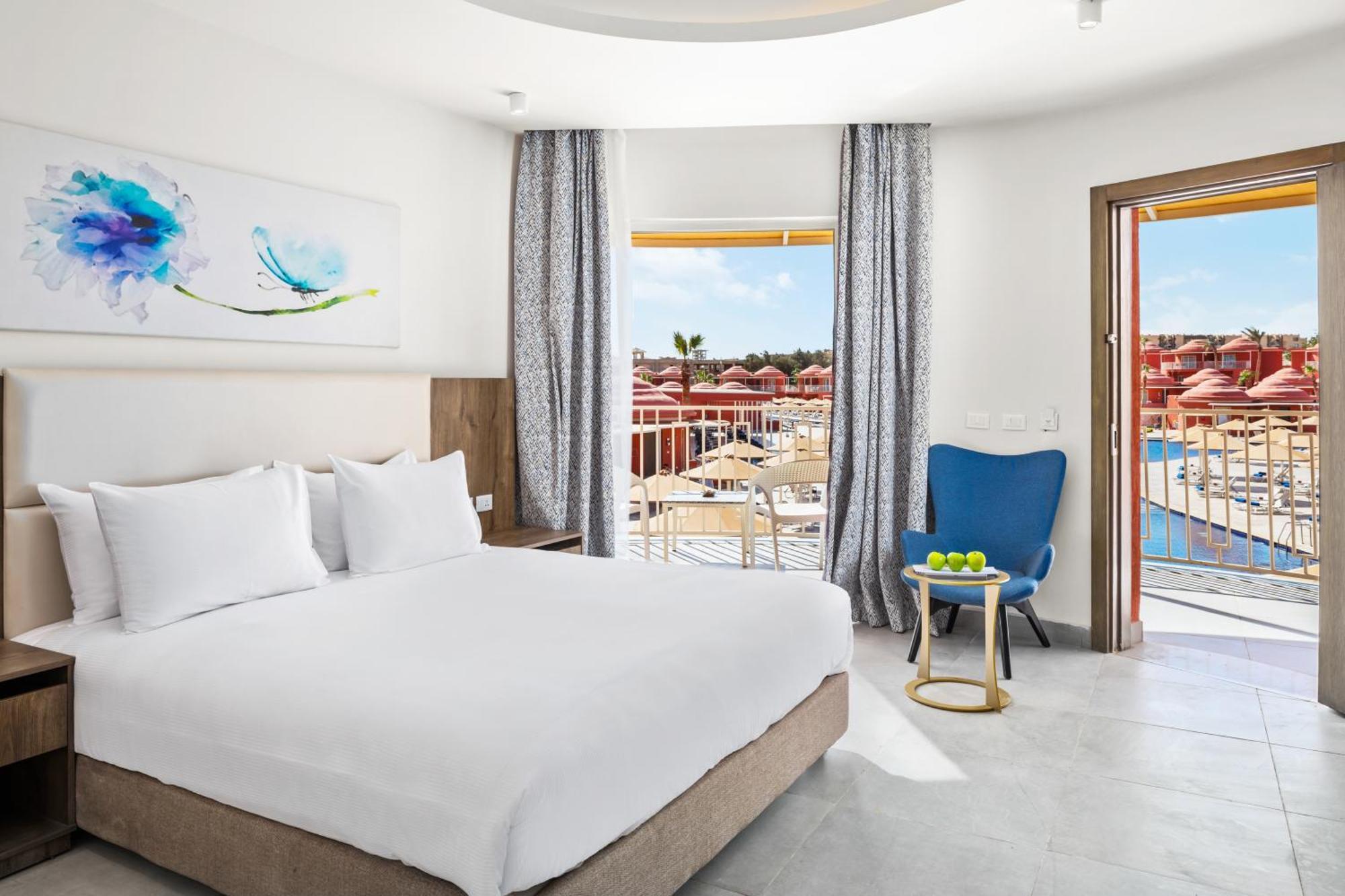 Pickalbatros Laguna Club Resort Sharm El Sheikh Buitenkant foto A room at the hotel